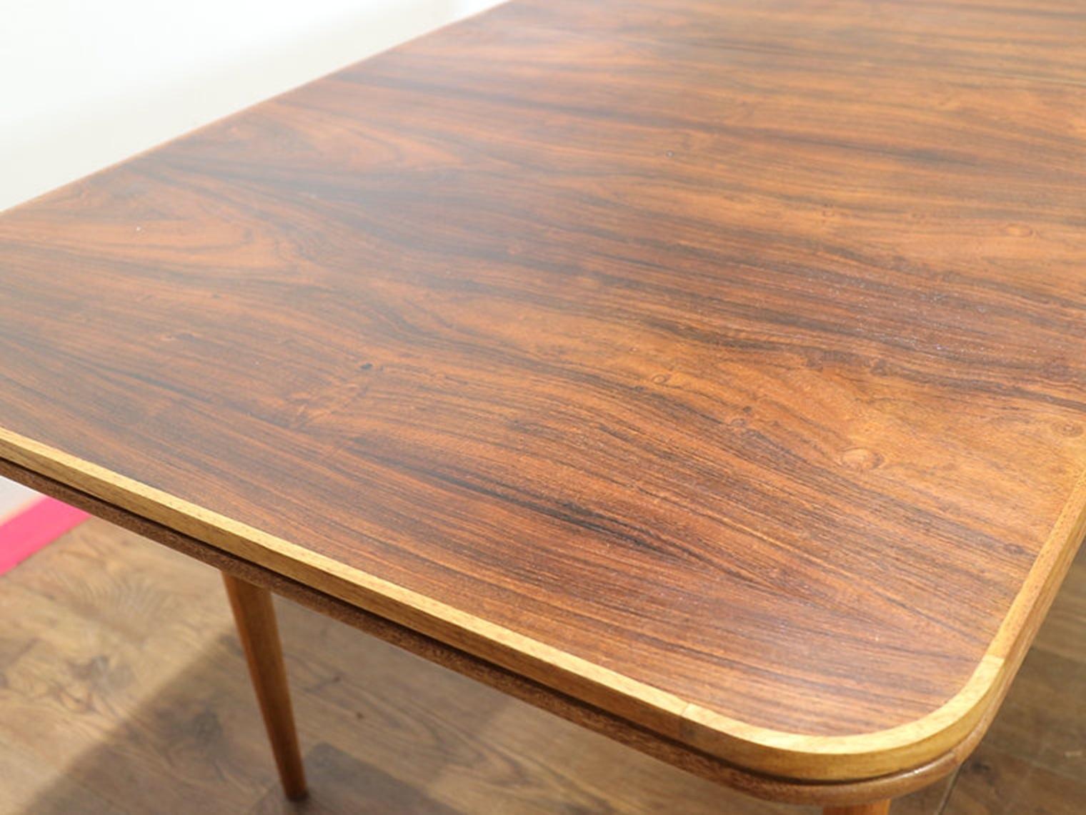 Ausziehbarer Vintage-Esstisch aus Rosenholz im dänischen Stil, Mid-Century Modern (Moderne der Mitte des Jahrhunderts) im Angebot