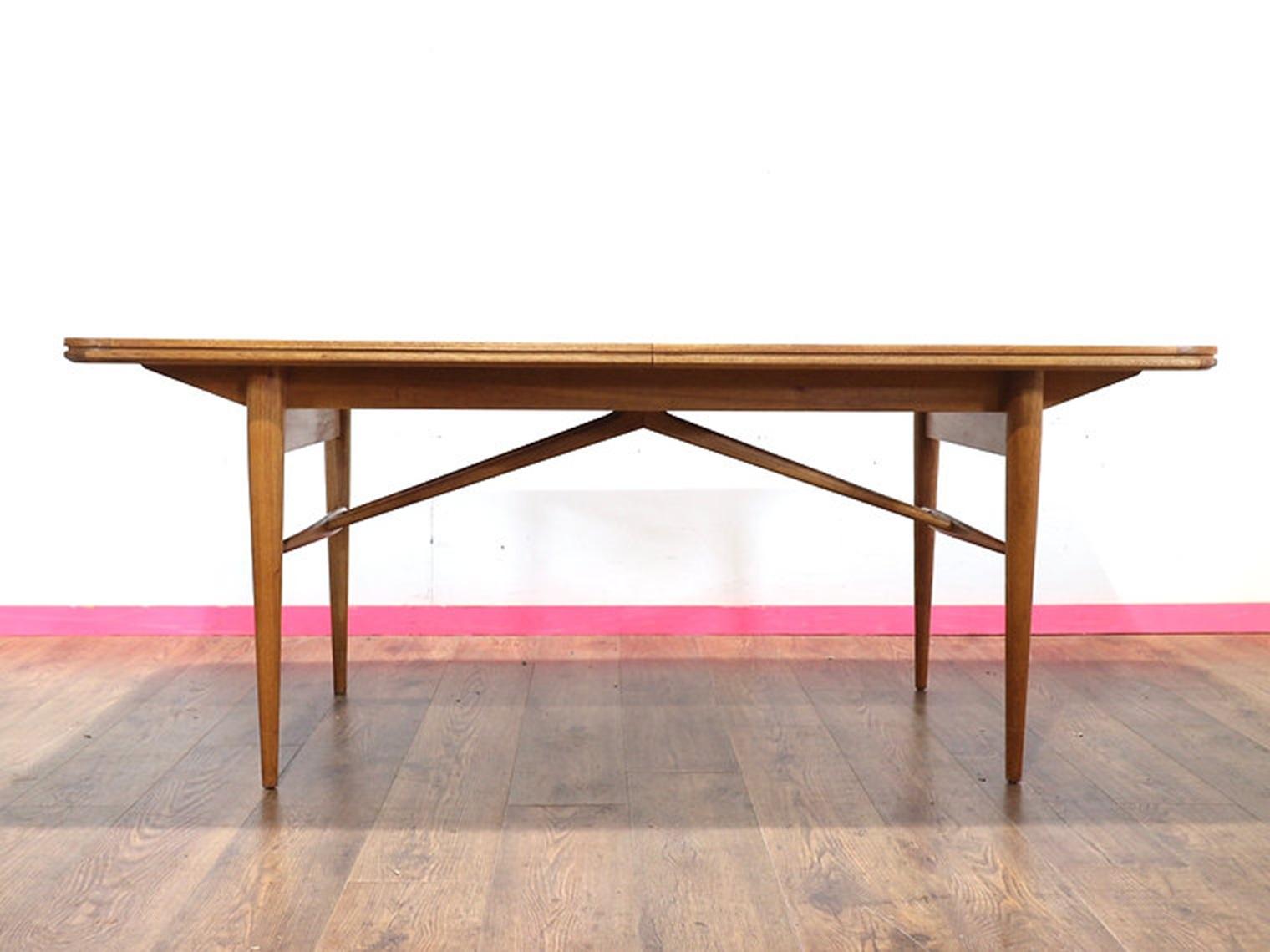 Ausziehbarer Vintage-Esstisch aus Rosenholz im dänischen Stil, Mid-Century Modern im Zustand „Gut“ im Angebot in Los Angeles, CA