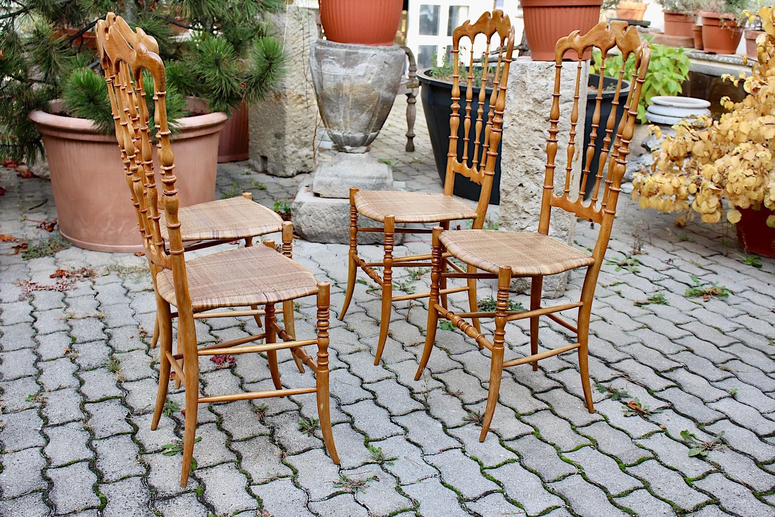 Mid-Century Modern Vintage Set of Four Beech Chiavari Dining Chairs, 1950s For Sale 2