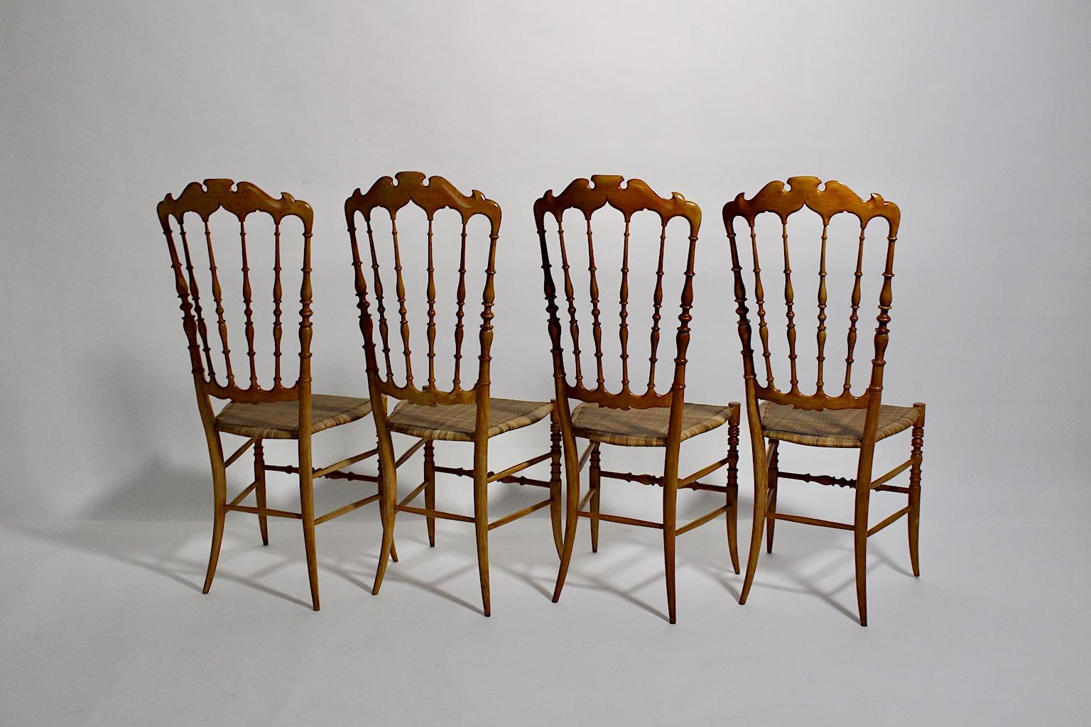 italien The Modernity Modern Ensemble de quatre chaises de salle à manger Chiavari en Beeche, 1950s en vente