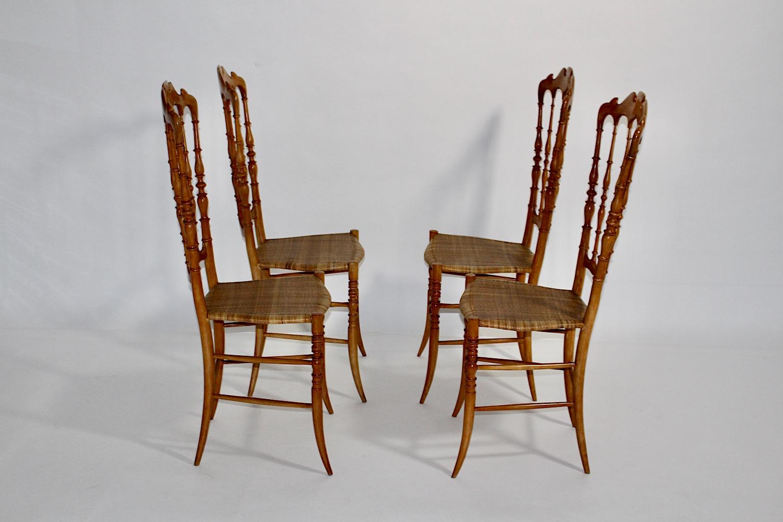 Mid-Century Modern Vintage Set of Four Beech Chiavari Dining Chairs, 1950s In Good Condition For Sale In Vienna, AT