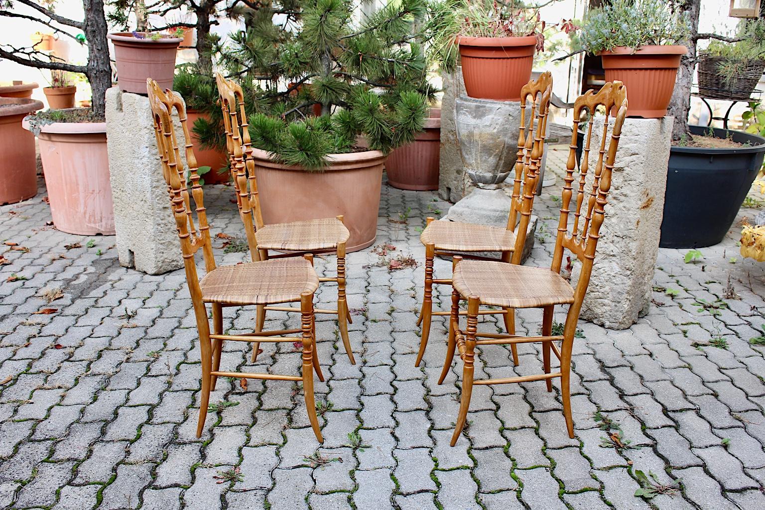 Mid-Century Modern Vintage Set of Four Beech Chiavari Dining Chairs, 1950s For Sale 1
