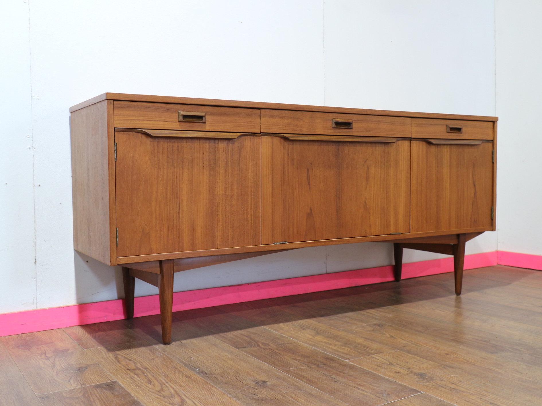 Mid-Century moderno Credenza credenza d'epoca moderna di metà secolo di Elliots of Newbury in stile danese in vendita