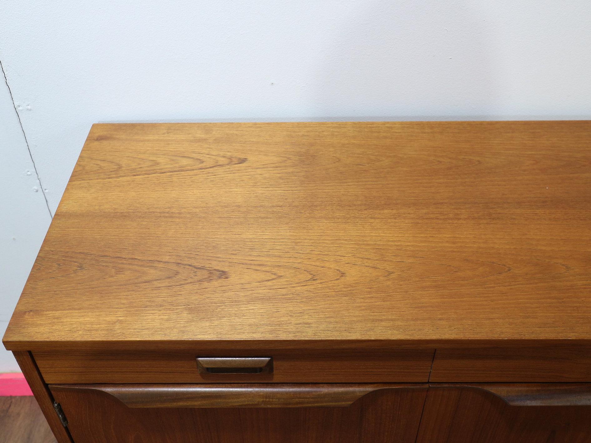 Credenza credenza d'epoca moderna di metà secolo di Elliots of Newbury in stile danese in vendita 2