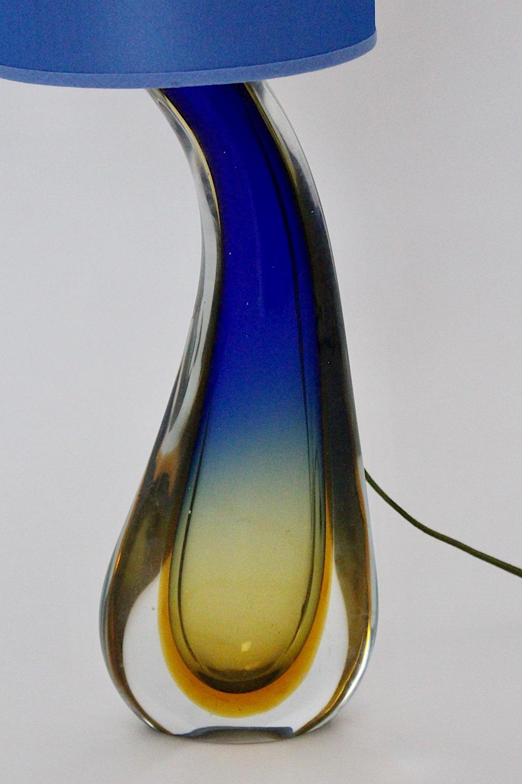 Mid Century Modern Vintage Soft Blue Yellow Blown Murano Glass Table Lamp Italy In Good Condition For Sale In Vienna, AT
