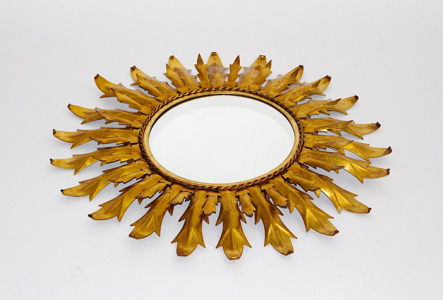 Mid-20th Century Mid Century Modern Vintage Sunburst Golden Metal Wall Mirror 1960s Italy For Sale