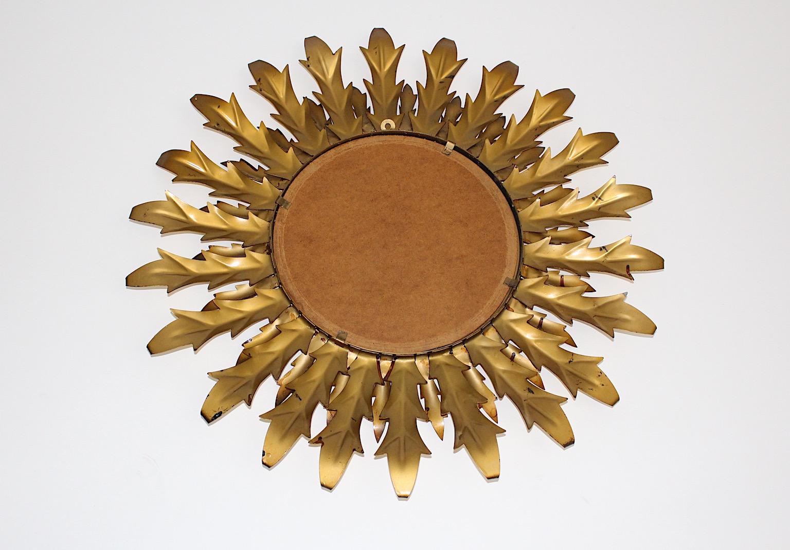 Mid Century Modern Vintage Sunburst Golden Metal Wall Mirror 1960s Italy For Sale 2