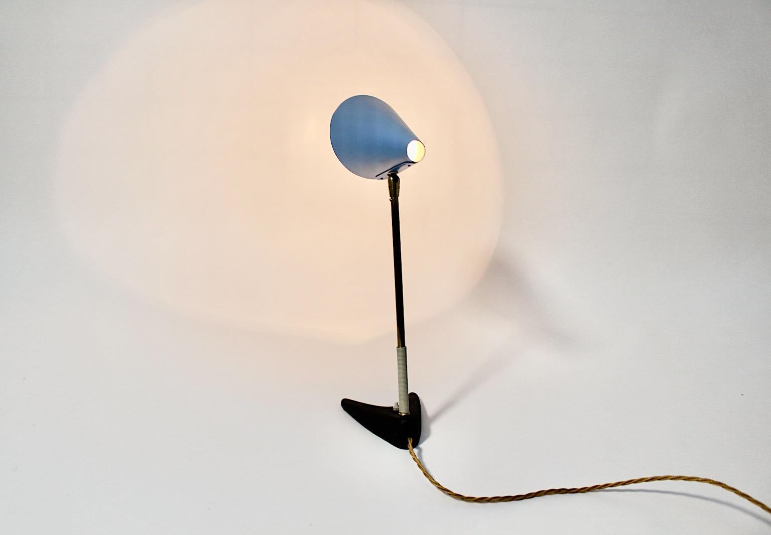 Mid-Century Modern Vintage Tischlampe  Kalmar aus Messing in Blau und Schwarz, Wiener Metall im Angebot 7