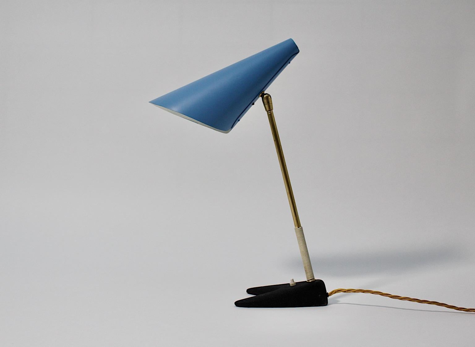 Mid-Century Modern Vintage Tischlampe  Kalmar aus Messing in Blau und Schwarz, Wiener Metall im Angebot 2