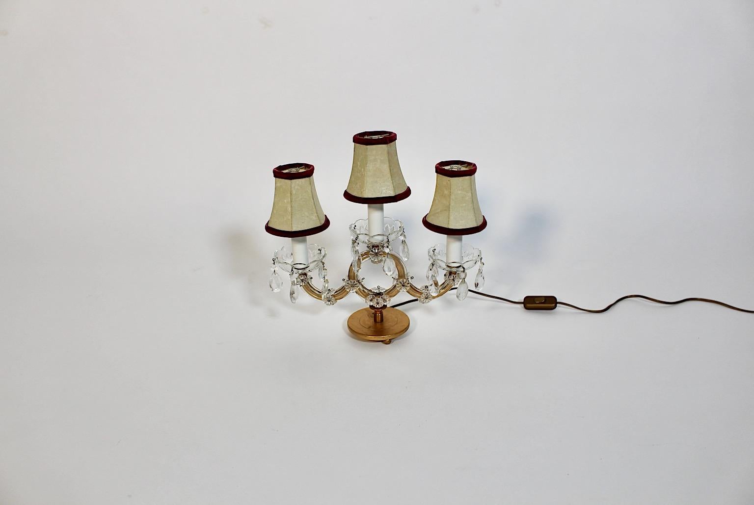 Mid-Century Modern Lampe de bureau vintage moderne du milieu du siècle, métal doré et verre transparent, Autriche, années 1960 en vente