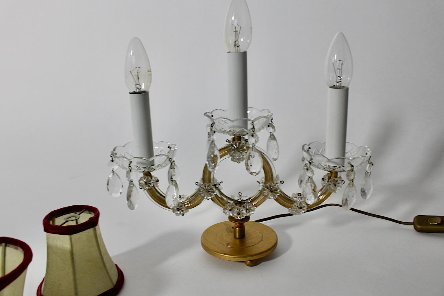 20ième siècle Lampe de bureau vintage moderne du milieu du siècle, métal doré et verre transparent, Autriche, années 1960 en vente