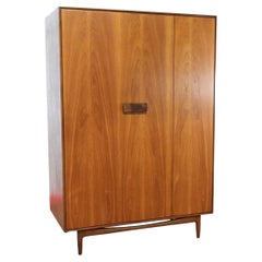 Armario de teca vintage moderno de mediados de siglo por G Plan Kofod Larsen Danés
