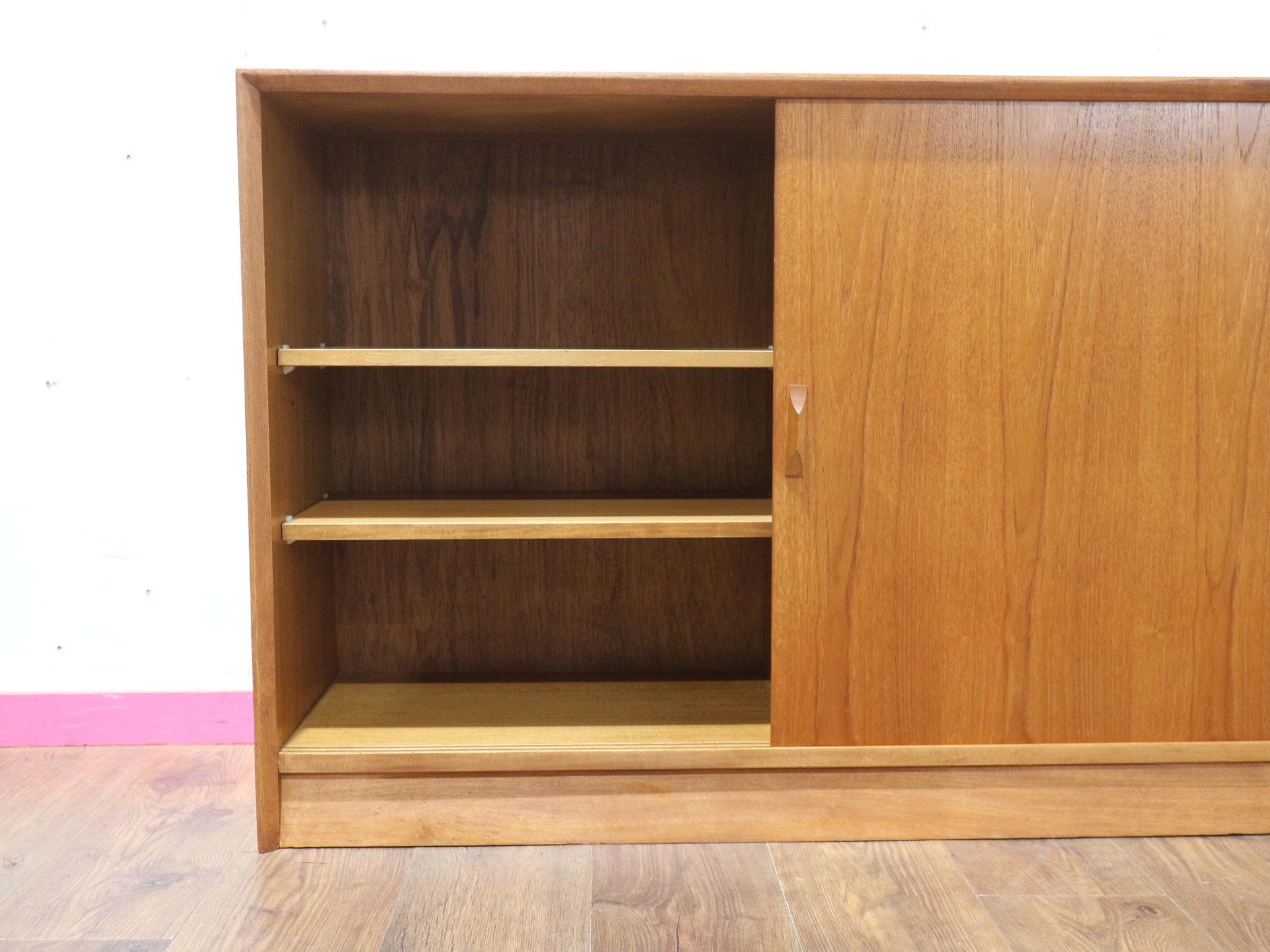 Vetrina libreria in teak d'epoca moderna del Mid Century di Herbert Gibbs in vendita 1