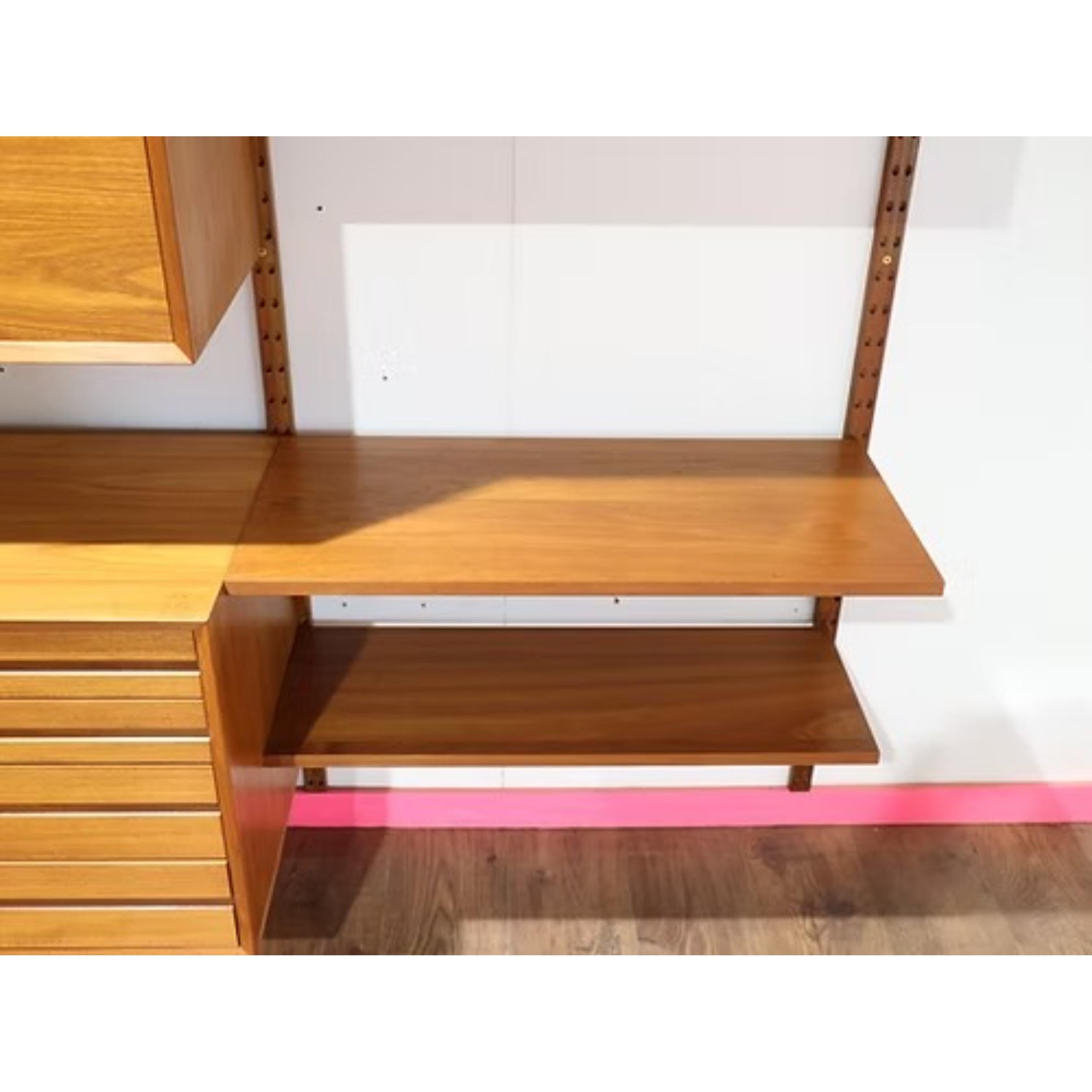 Mid Century Modern Vintage Teak Cado Wand hängende System Regal Einheit Schreibtisch im Angebot 1