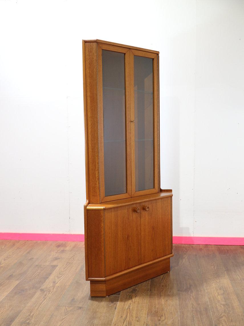 Teak Armadietto angolare in teak d'epoca di Turnidge of London, metà del secolo scorso in vendita