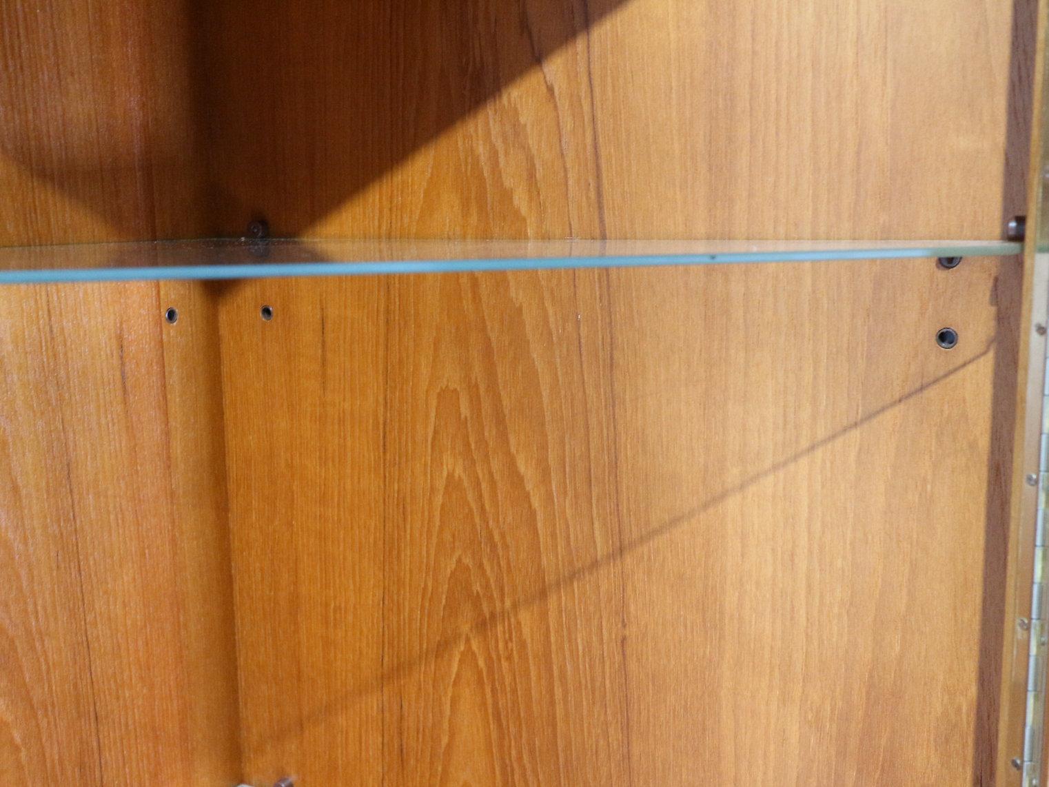 Armadietto angolare in teak d'epoca di Turnidge of London, metà del secolo scorso in vendita 2