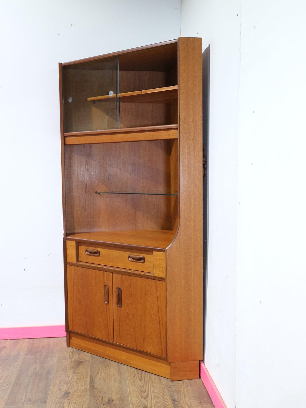 Mid Century Modernes Teakholz Eck-Porzellanschrank von G-Plan im Angebot 2
