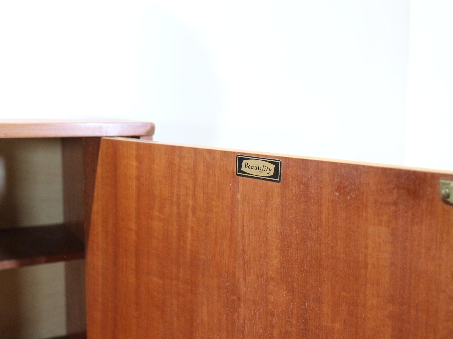 Aparador Credenza Vintage Mid Century Modern Teak de Beautility Danish Style en Bueno Estado en Los Angeles, CA