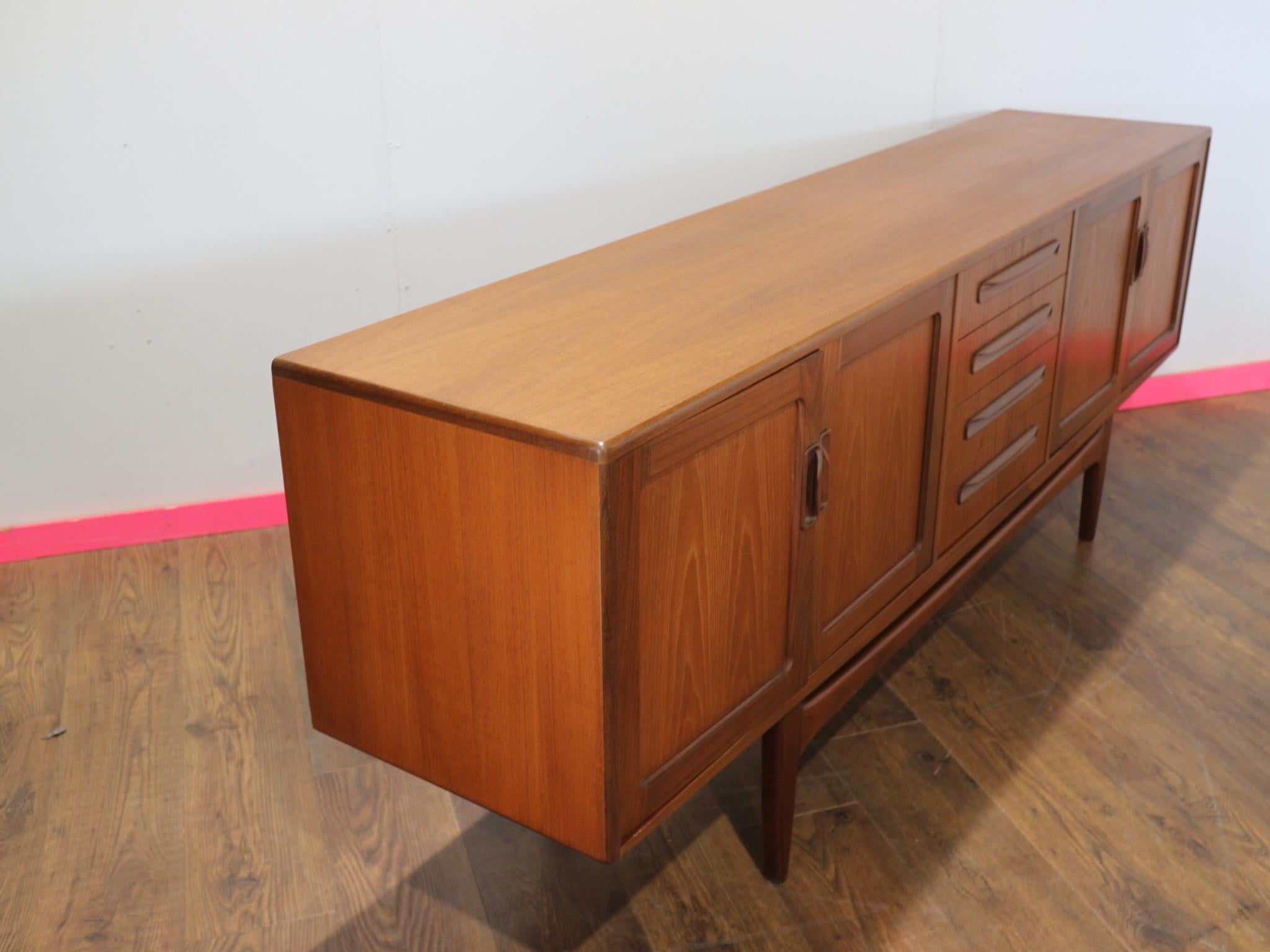 XX secolo Mid Century Modern Vintage Teak Credenza Sideboard by G Plan Danish Style in vendita