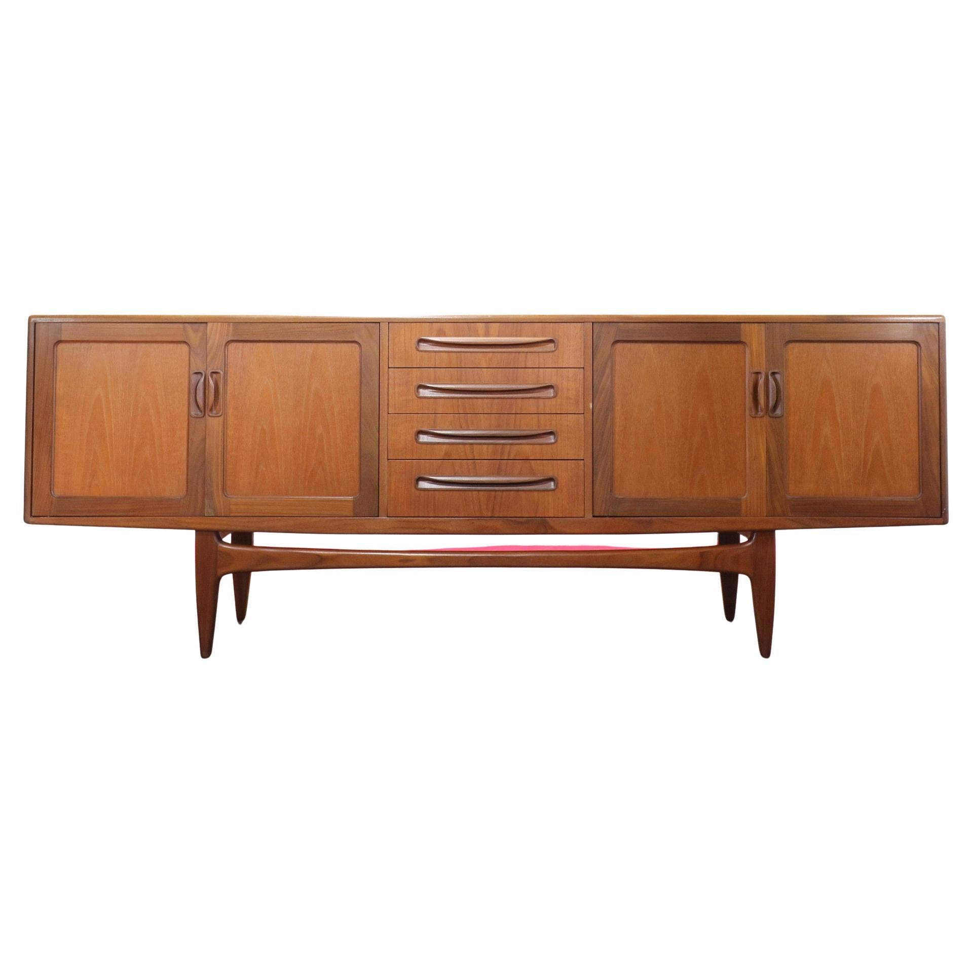 Mid Century Modern Vintage Teak Credenza Sideboard by G Plan Danish Style in vendita