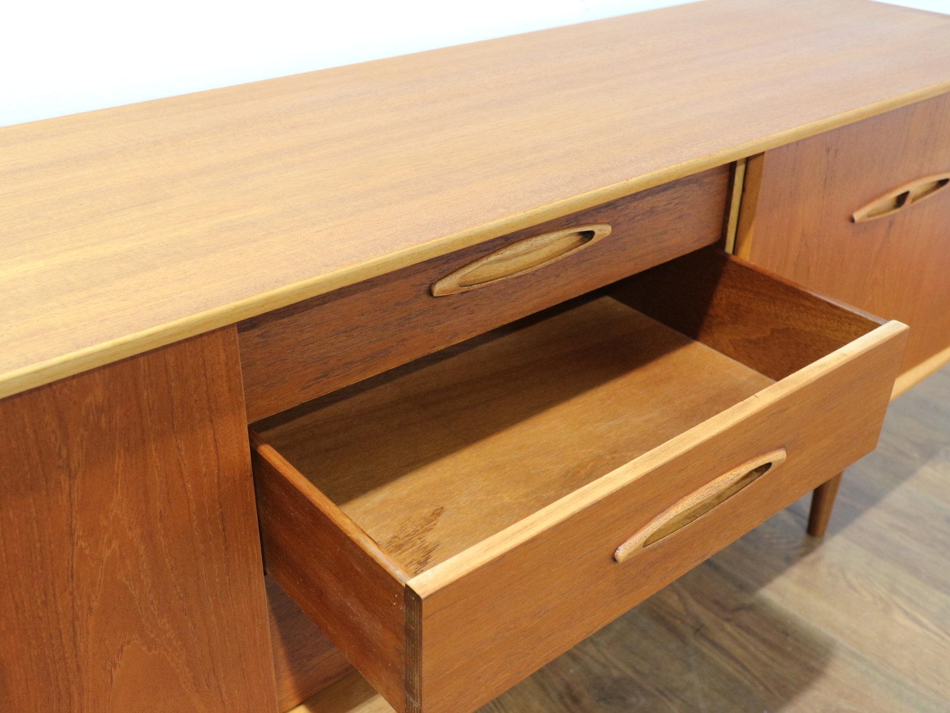 Mid Century Modern Vintage Teak Credenza Sideboard by Jentique Danish Style 7