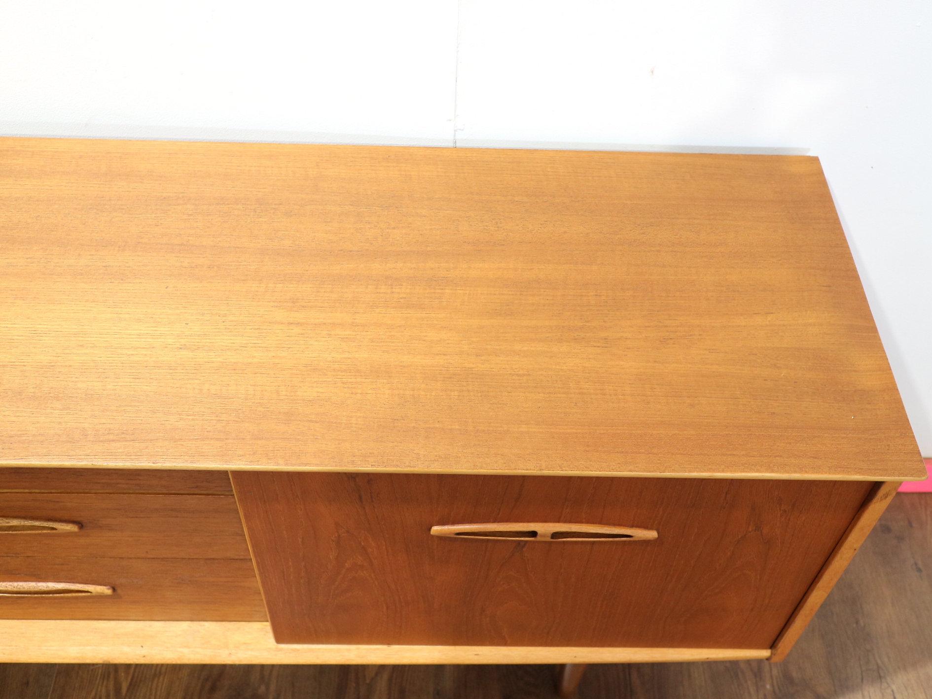 Mid Century Modern Vintage Teak Credenza Sideboard by Jentique Danish Style In Good Condition In Los Angeles, CA