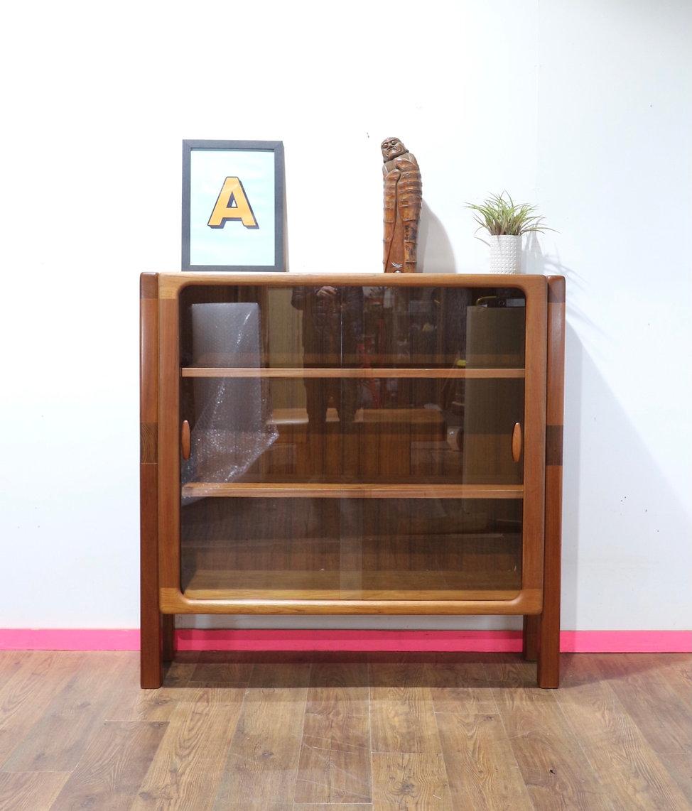Mediados de Siglo Moderno Vintage Teca Danesa Dyrlund Librería Vitrina China 2