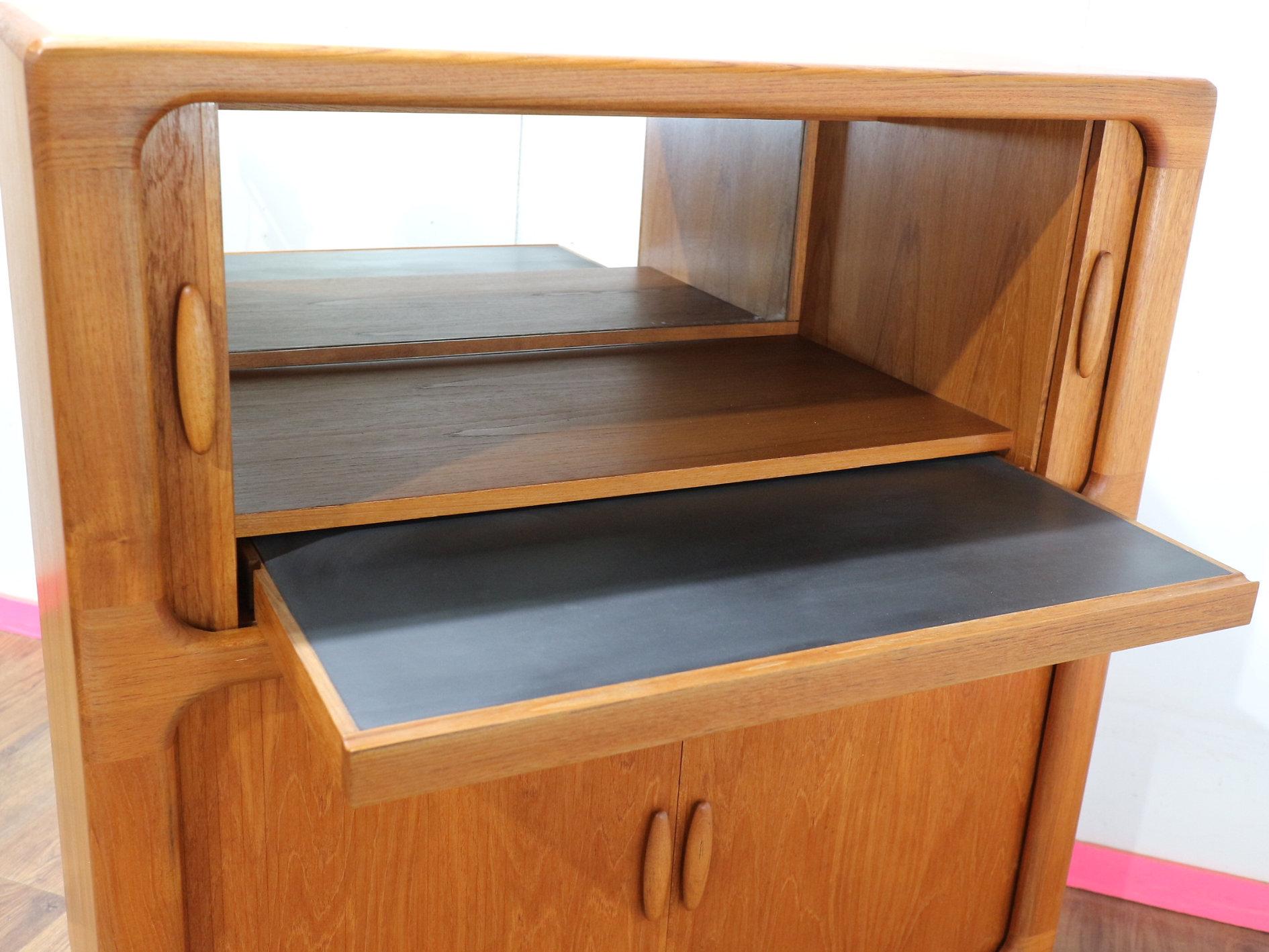 Mueble bar de medios de comunicación Dyrlund danés vintage de teca de mediados del siglo XX en venta 4