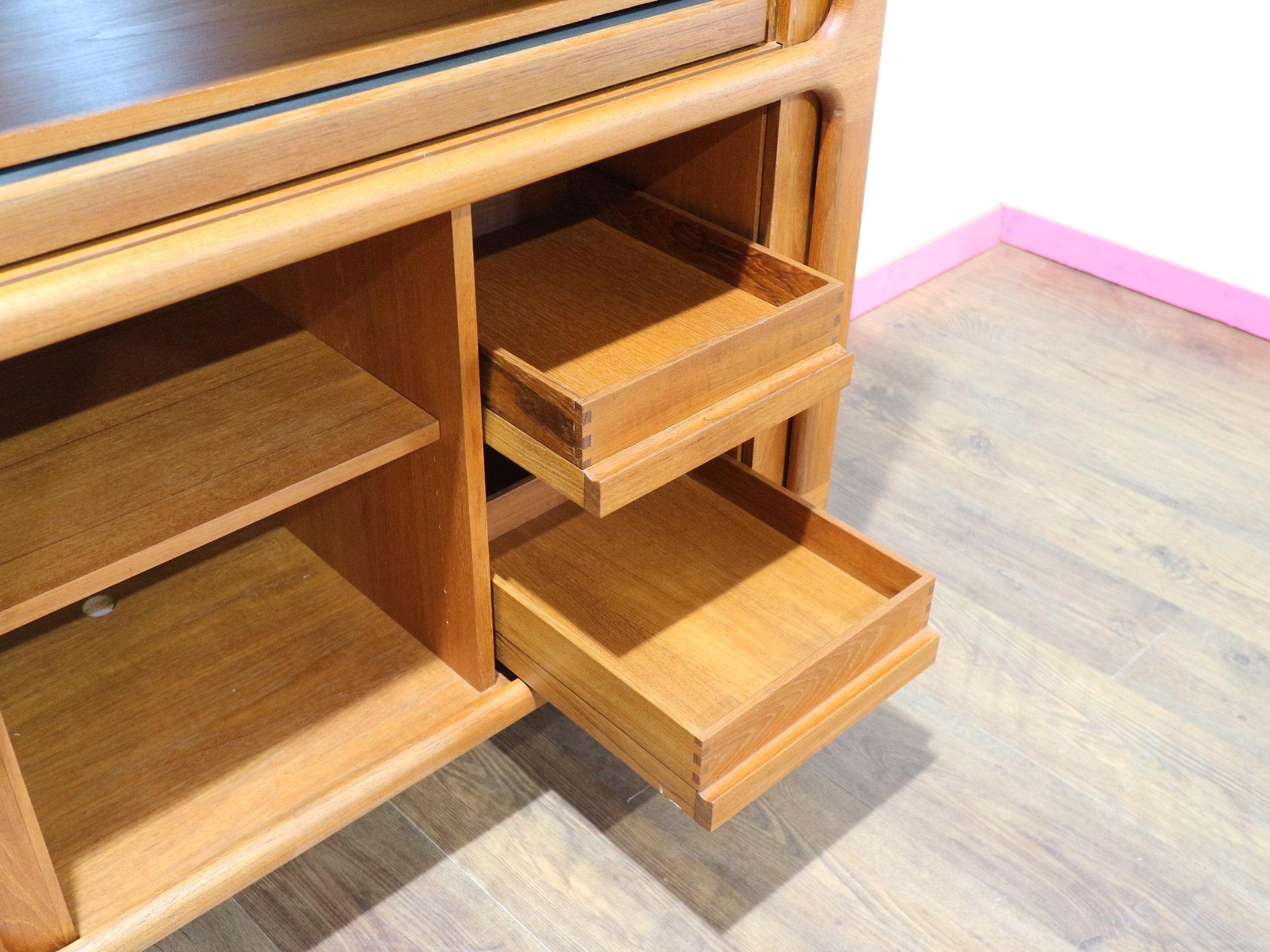 Mueble bar de medios de comunicación Dyrlund danés vintage de teca de mediados del siglo XX Británico en venta