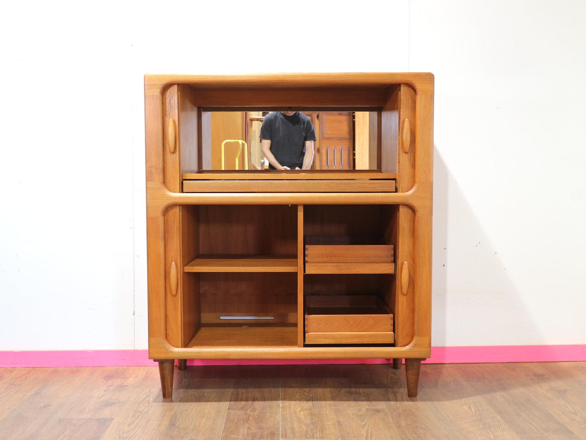 Mueble bar de medios de comunicación Dyrlund danés vintage de teca de mediados del siglo XX en Bueno estado para la venta en Los Angeles, CA
