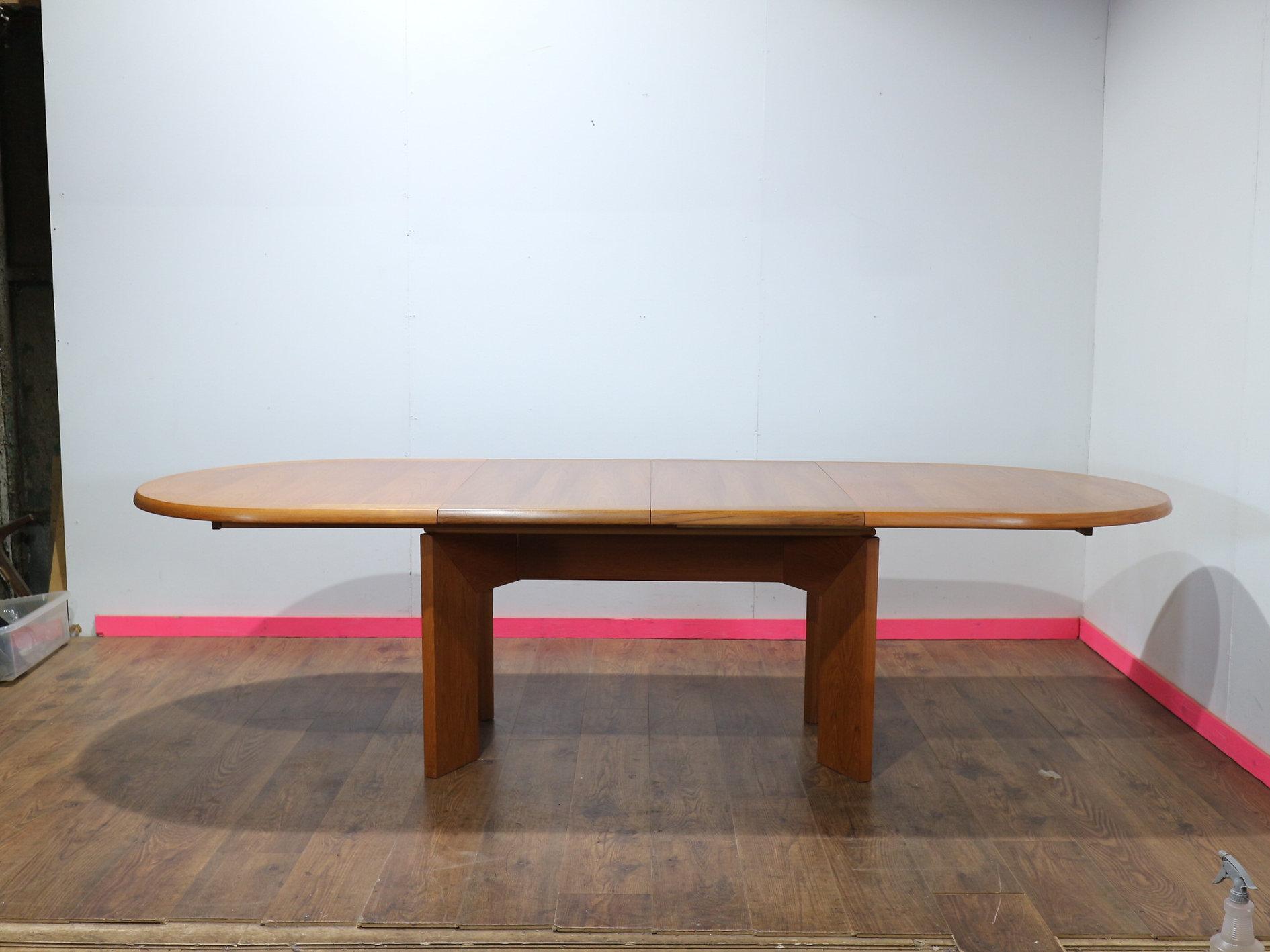 20th Century Mid Century Modern Vintage Teak Danish Extending Dining Table Danish Style