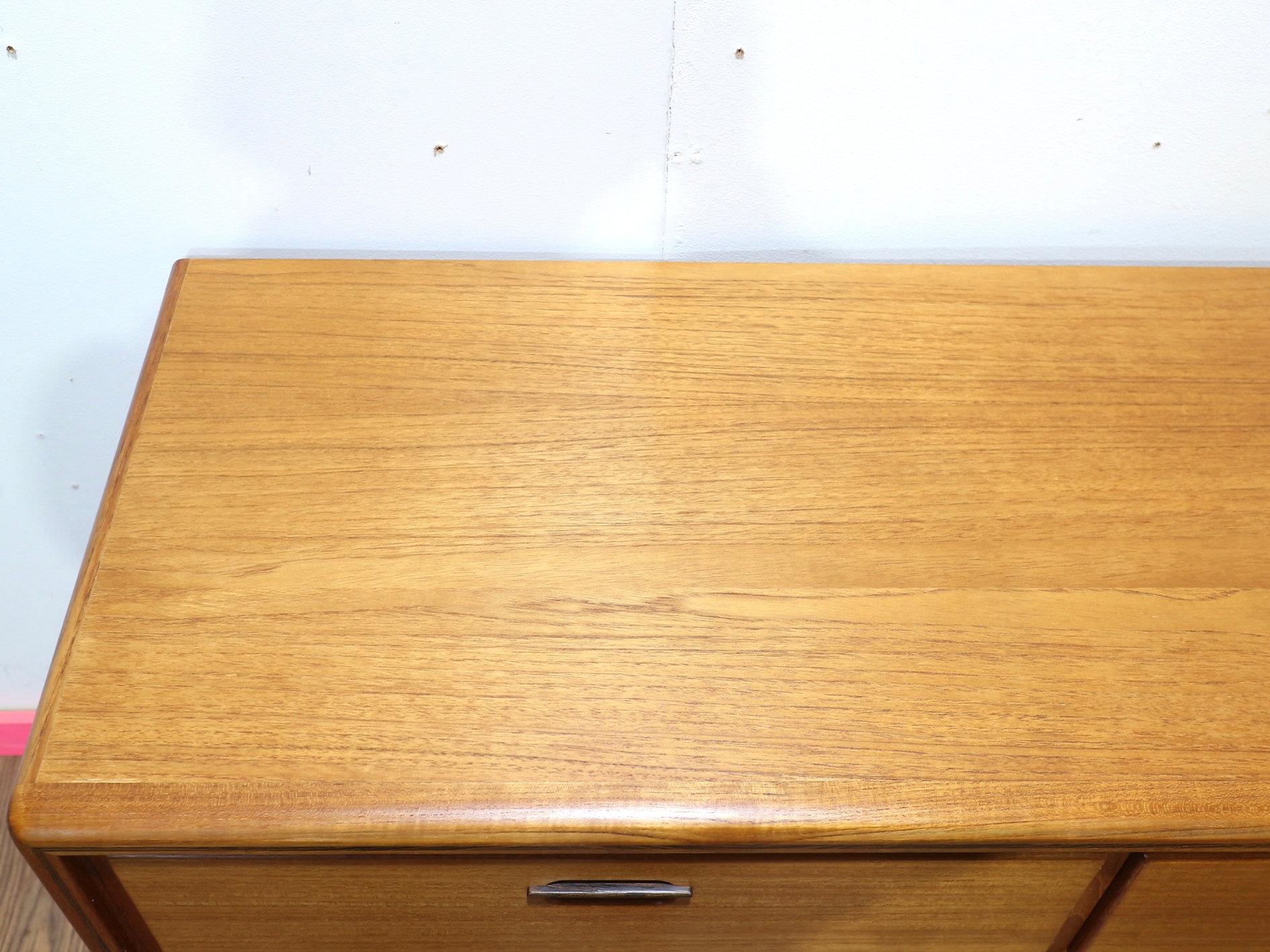 Teak Comò in teak vintage di metà secolo, banca di cassetti, cassettiera danese in vendita