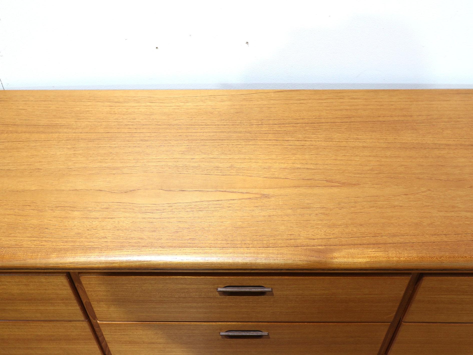 Comò in teak vintage di metà secolo, banca di cassetti, cassettiera danese in vendita 1