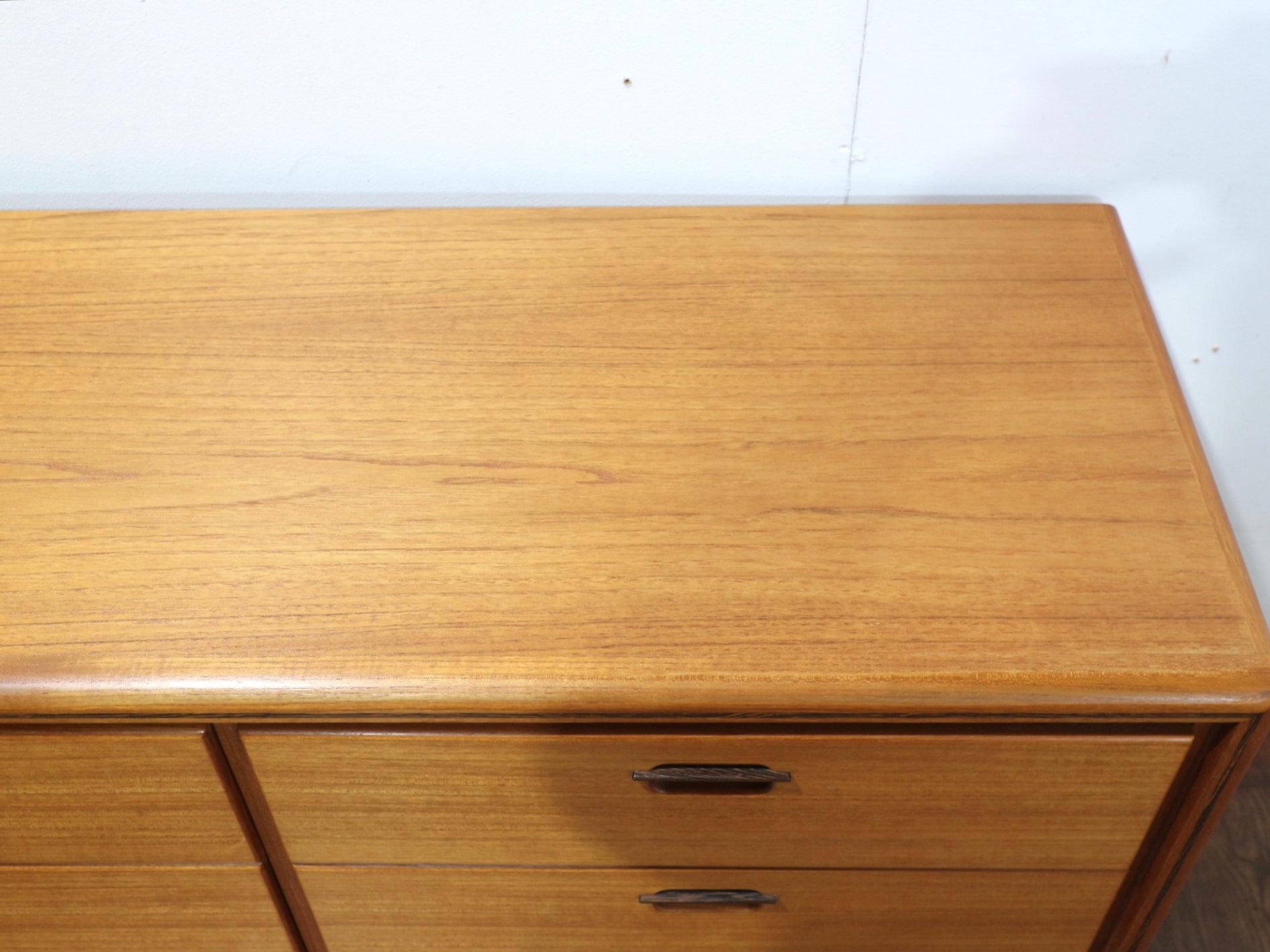 Comò in teak vintage di metà secolo, banca di cassetti, cassettiera danese in vendita 2