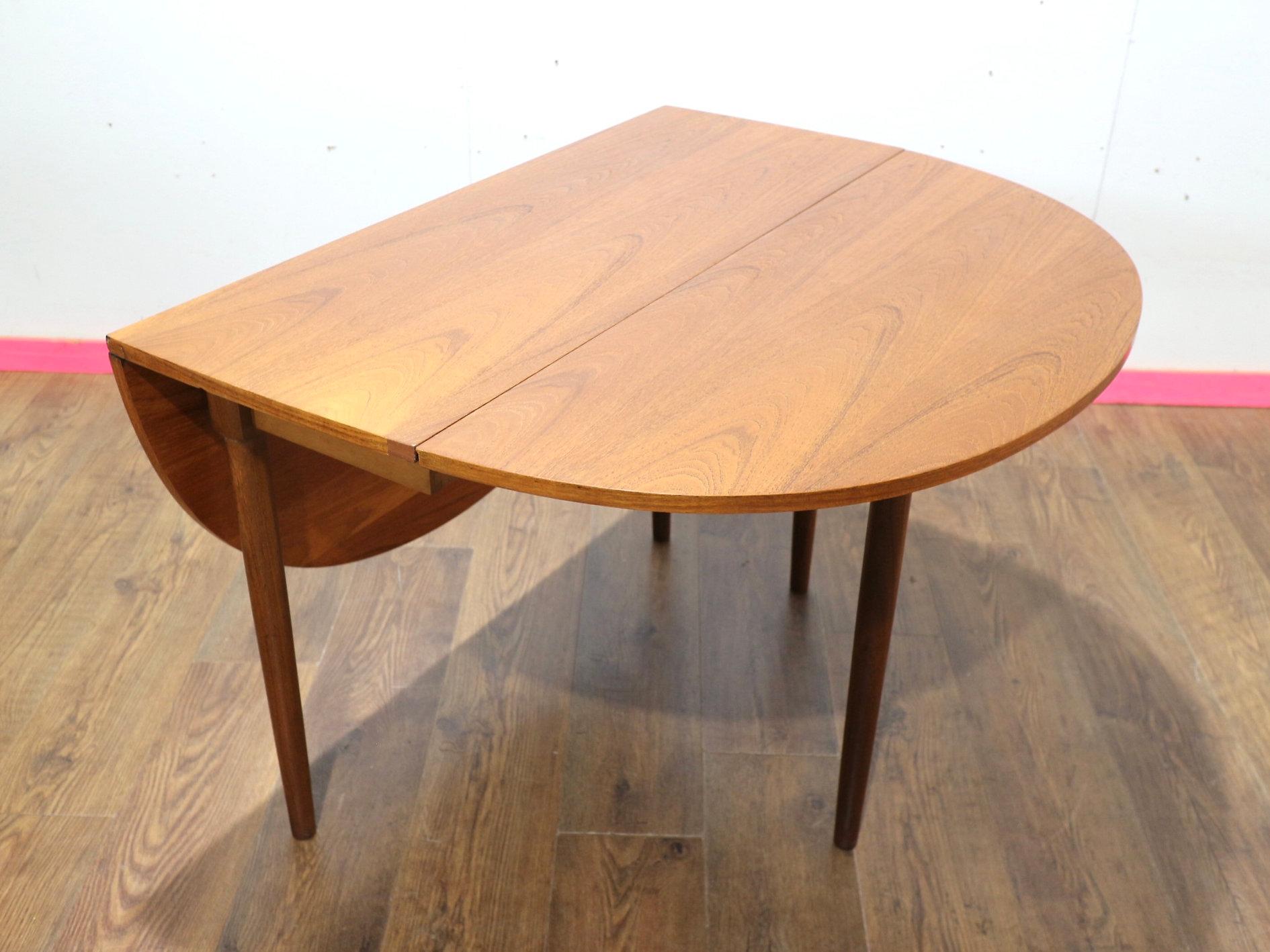Mesa de comedor de hojas abatibles de teca VIntage Mid Century Modern by G Plan en Bueno estado para la venta en Los Angeles, CA