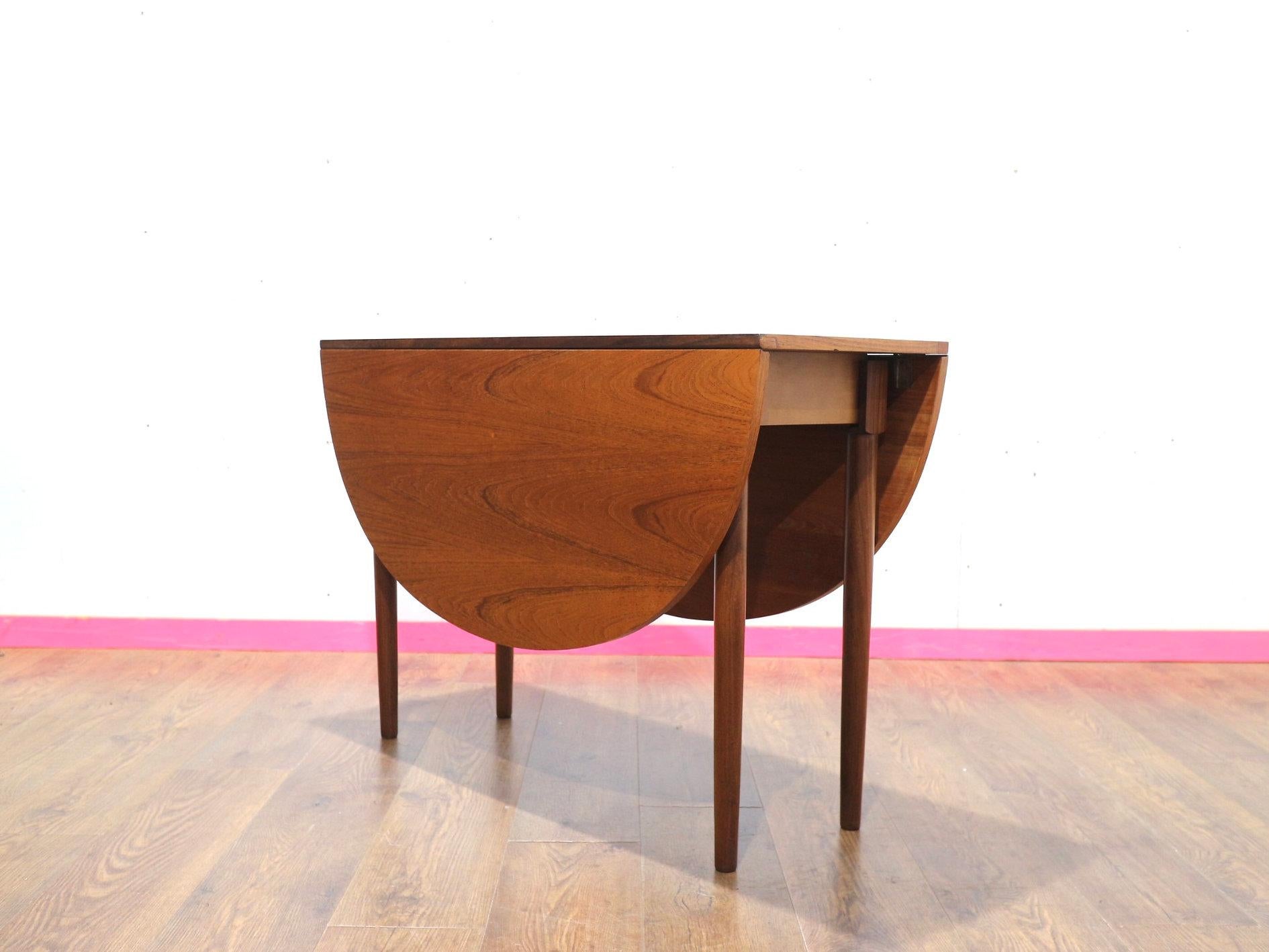 Mesa de comedor de hojas abatibles de teca VIntage Mid Century Modern by G Plan siglo XX en venta