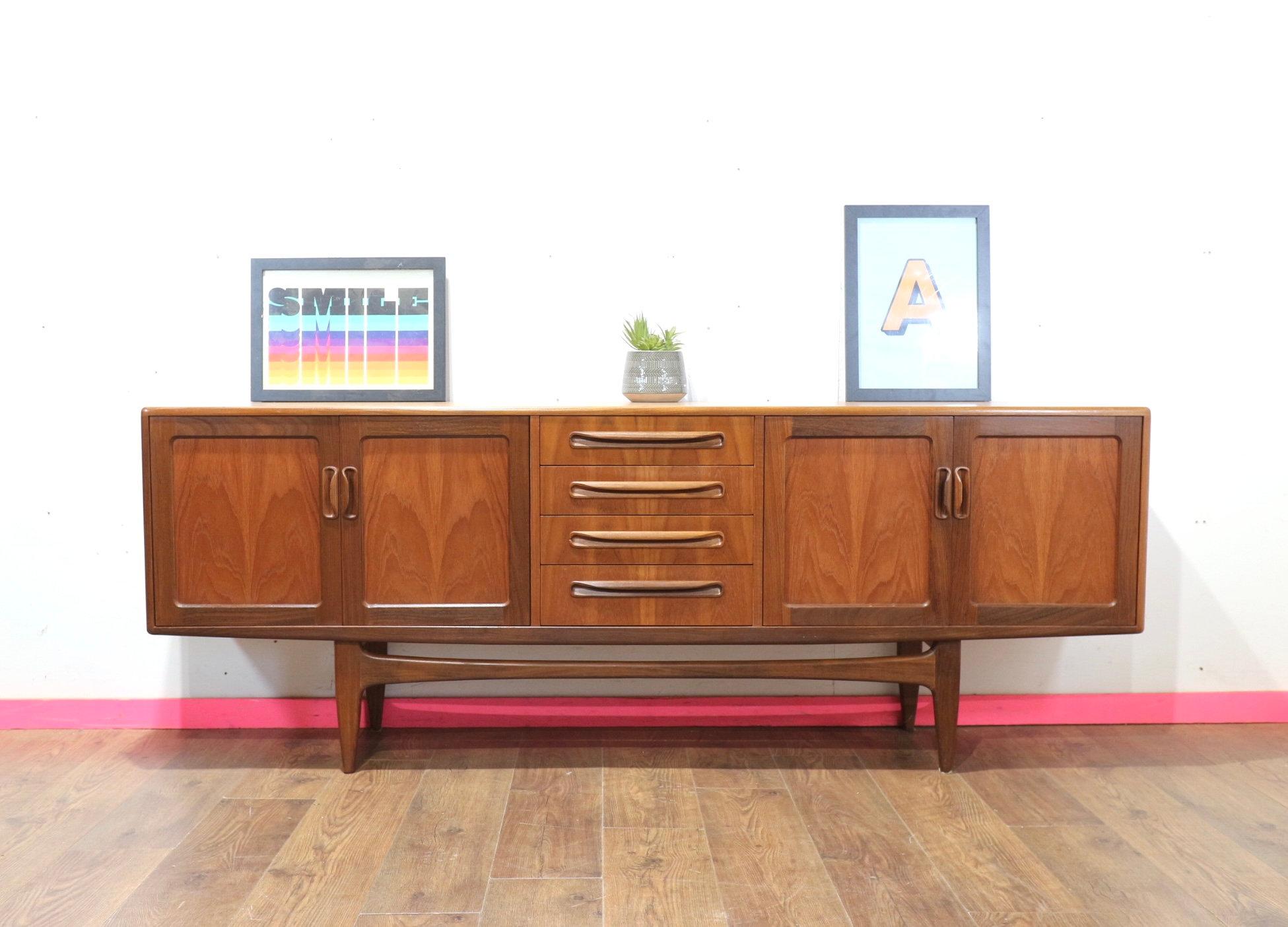 Mid Century Modern Vintage Teak G Plan Fresco Sideboard Credenza Danish Style In Good Condition For Sale In Los Angeles, CA