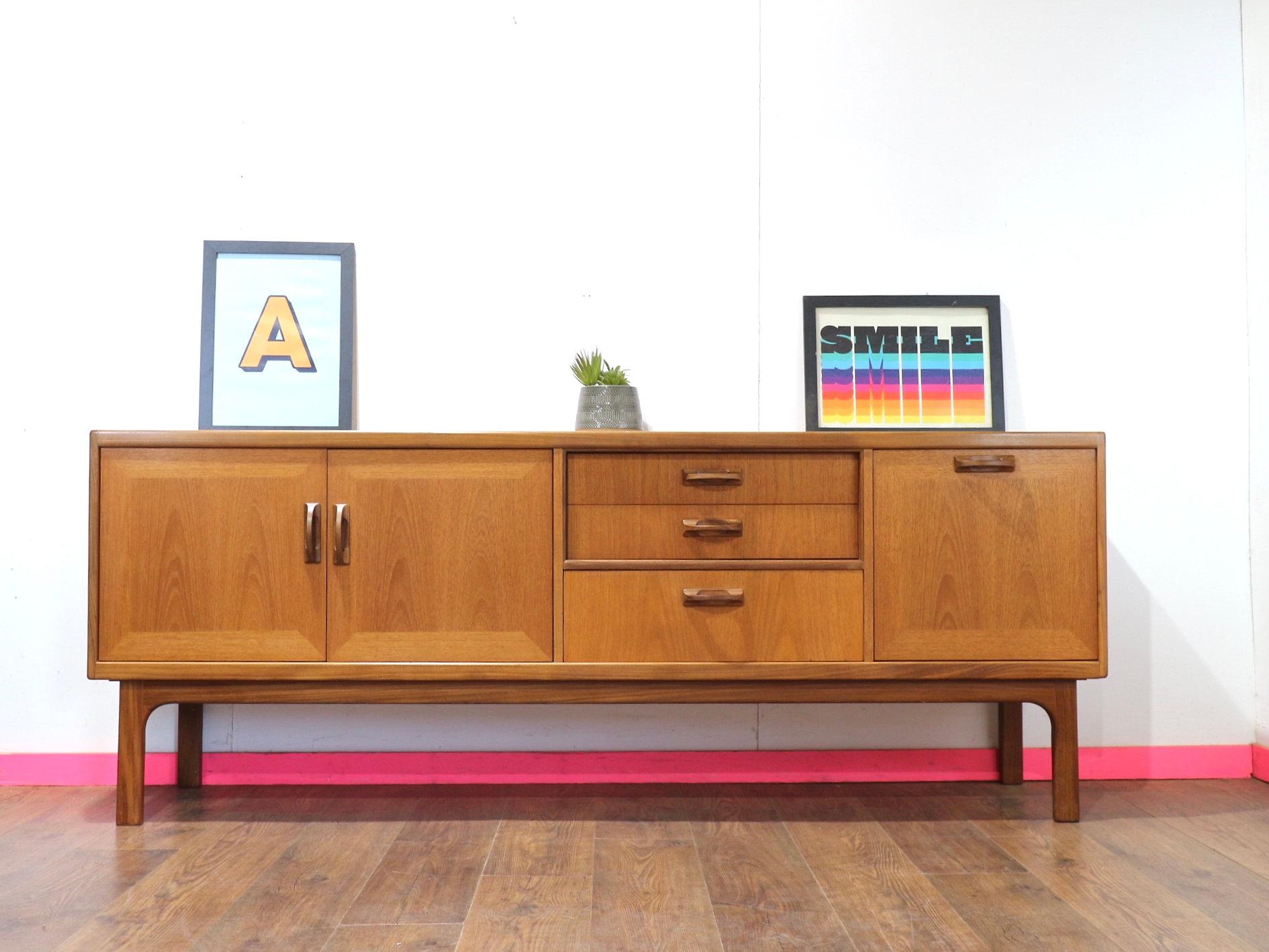 Mid-Century moderno Credenza in stile danese in teak G-Plan Sierra, vintage e del medio secolo. in vendita