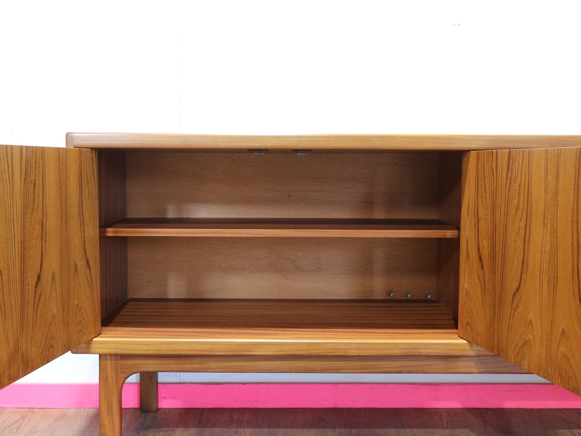Britannico Credenza in stile danese in teak G-Plan Sierra, vintage e del medio secolo. in vendita