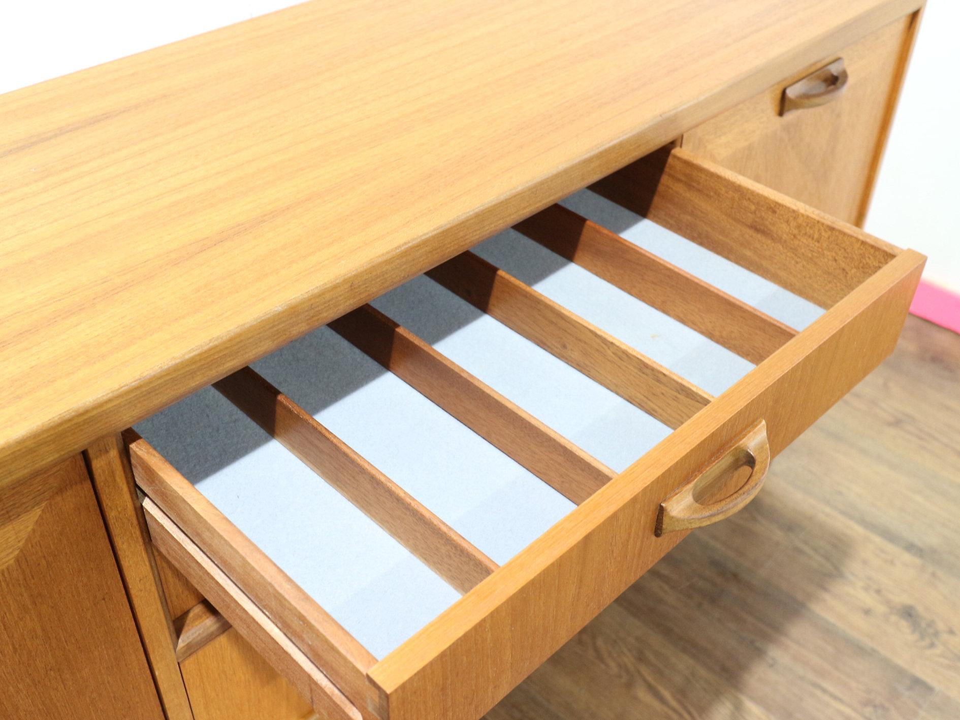 Teak Credenza in stile danese in teak G-Plan Sierra, vintage e del medio secolo. in vendita