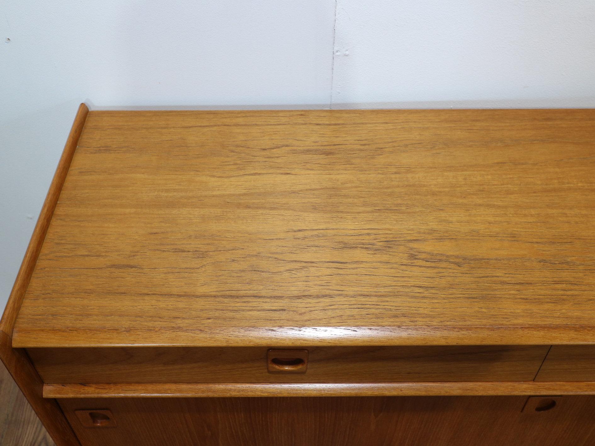 20th Century Mid Century Modern Vintage Teak Low Danish Sideboard Credenza For Sale