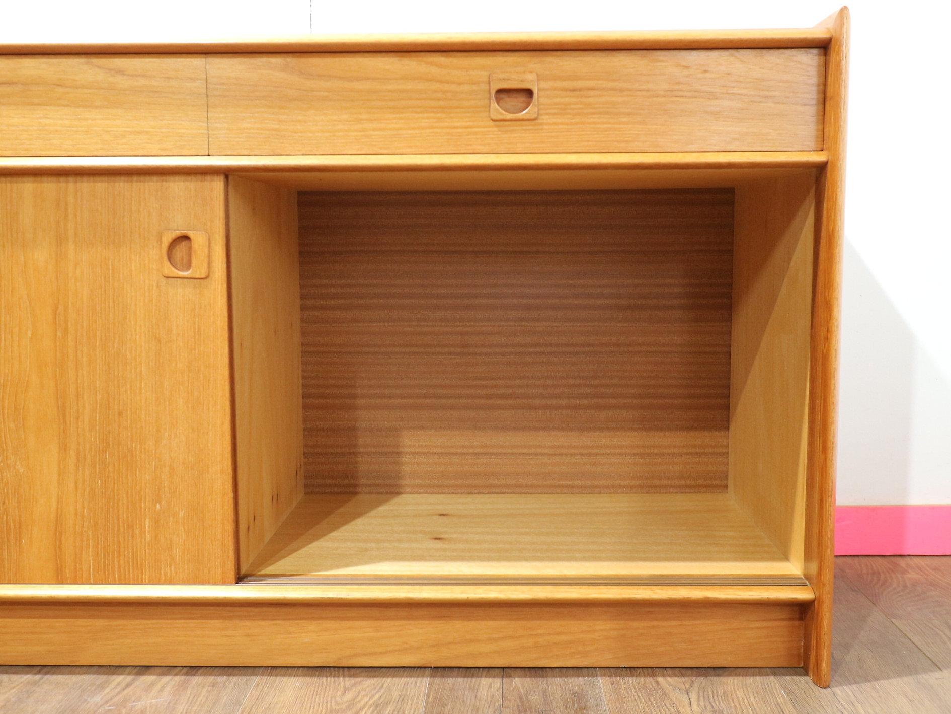 Mid Century Modern Vintage Teak Low Danish Sideboard Credenza For Sale 3