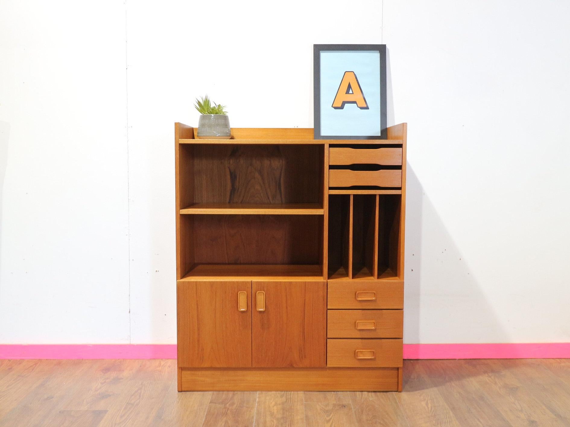 Mid Century Modern Vintage Teak Media Record Vinyl Danish Display Cabinet For Sale 3
