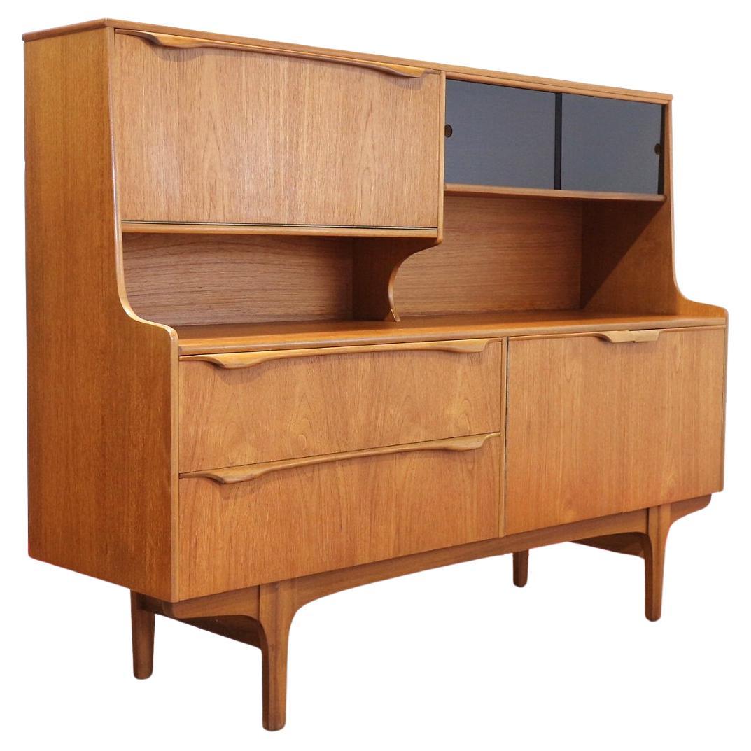 Mid Century Modern Vintage Teak S Form Danish Style Buffet im Angebot