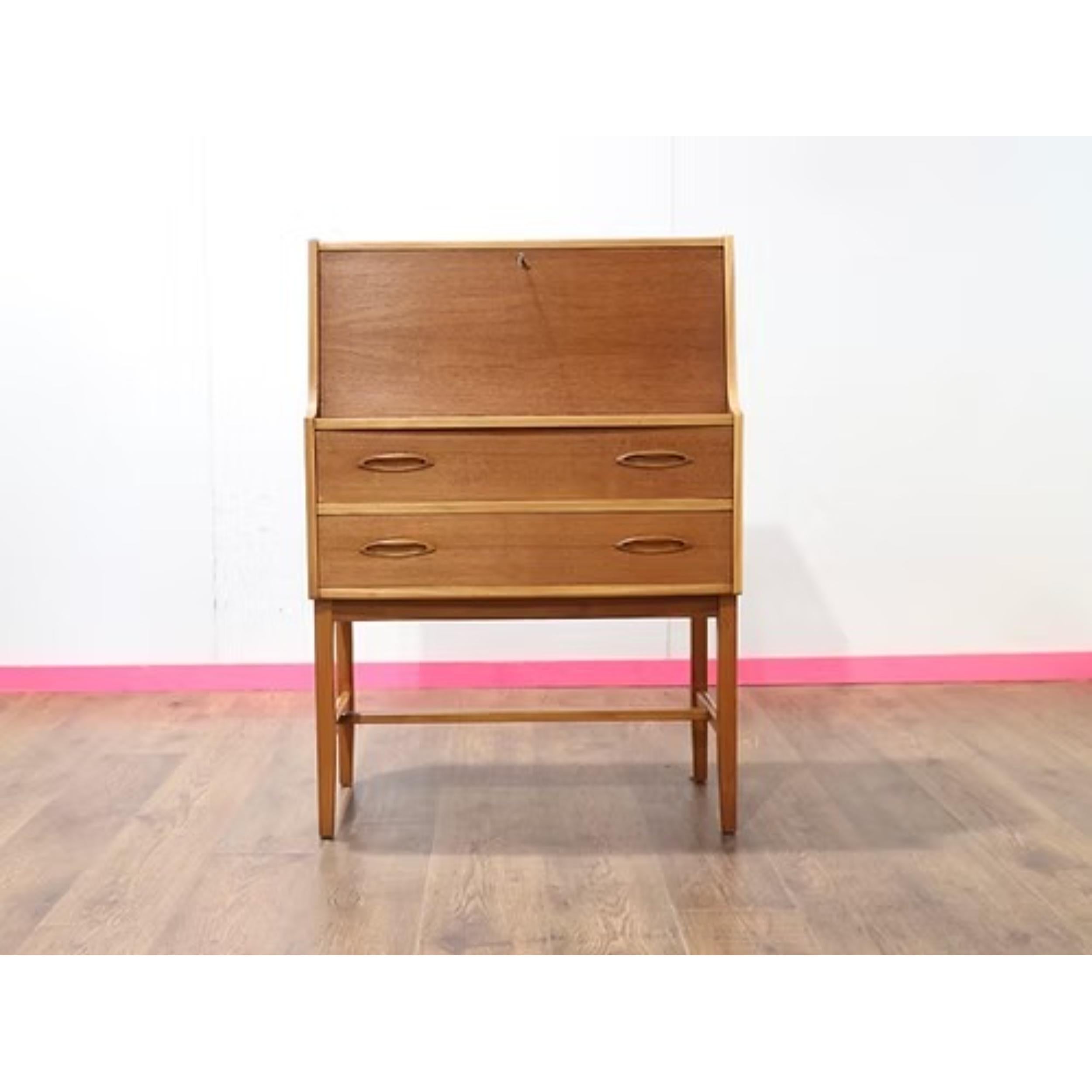 Teck Bureau Secretaire Vintage By By Jentique Danish Style en vente