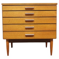 Kurze Kommode im Mid-Century-Modern-Vintage-Stil aus Teakholz von White and Newton