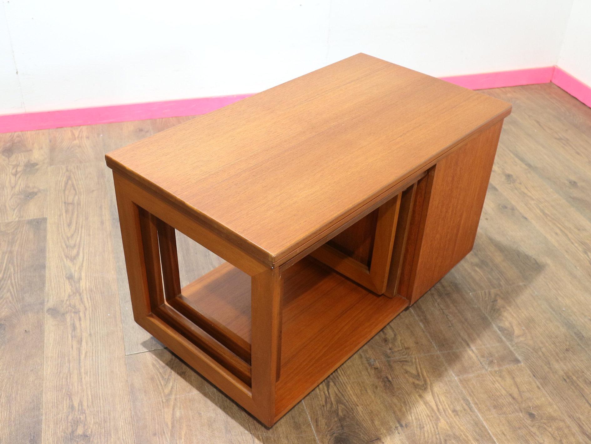 Moderner Vintage-Beistelltisch aus Teakholz von Mcintosh im dänischen Stil, Mid-Century Modern im Angebot 9