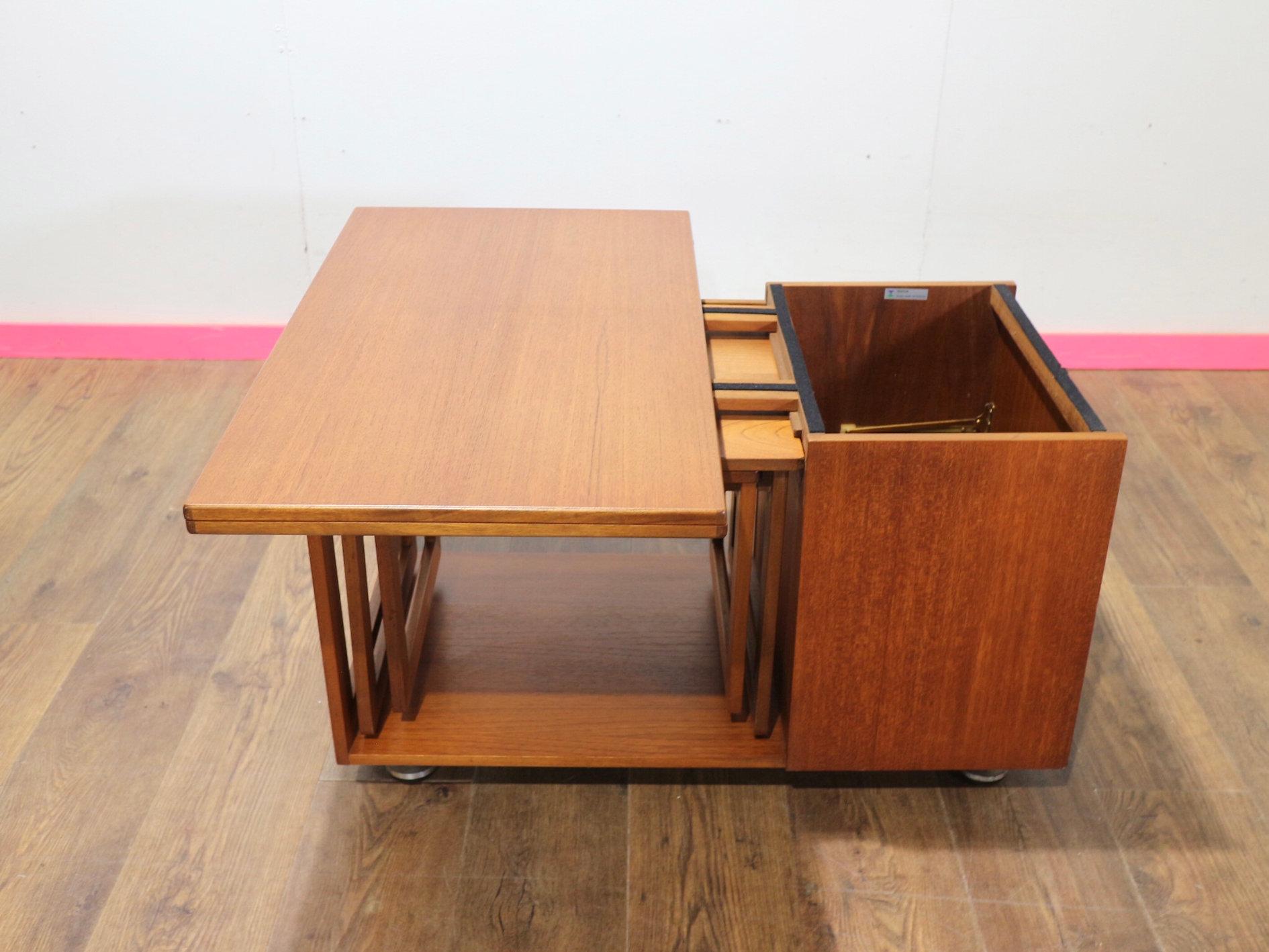 Moderner Vintage-Beistelltisch aus Teakholz von Mcintosh im dänischen Stil, Mid-Century Modern (20. Jahrhundert) im Angebot