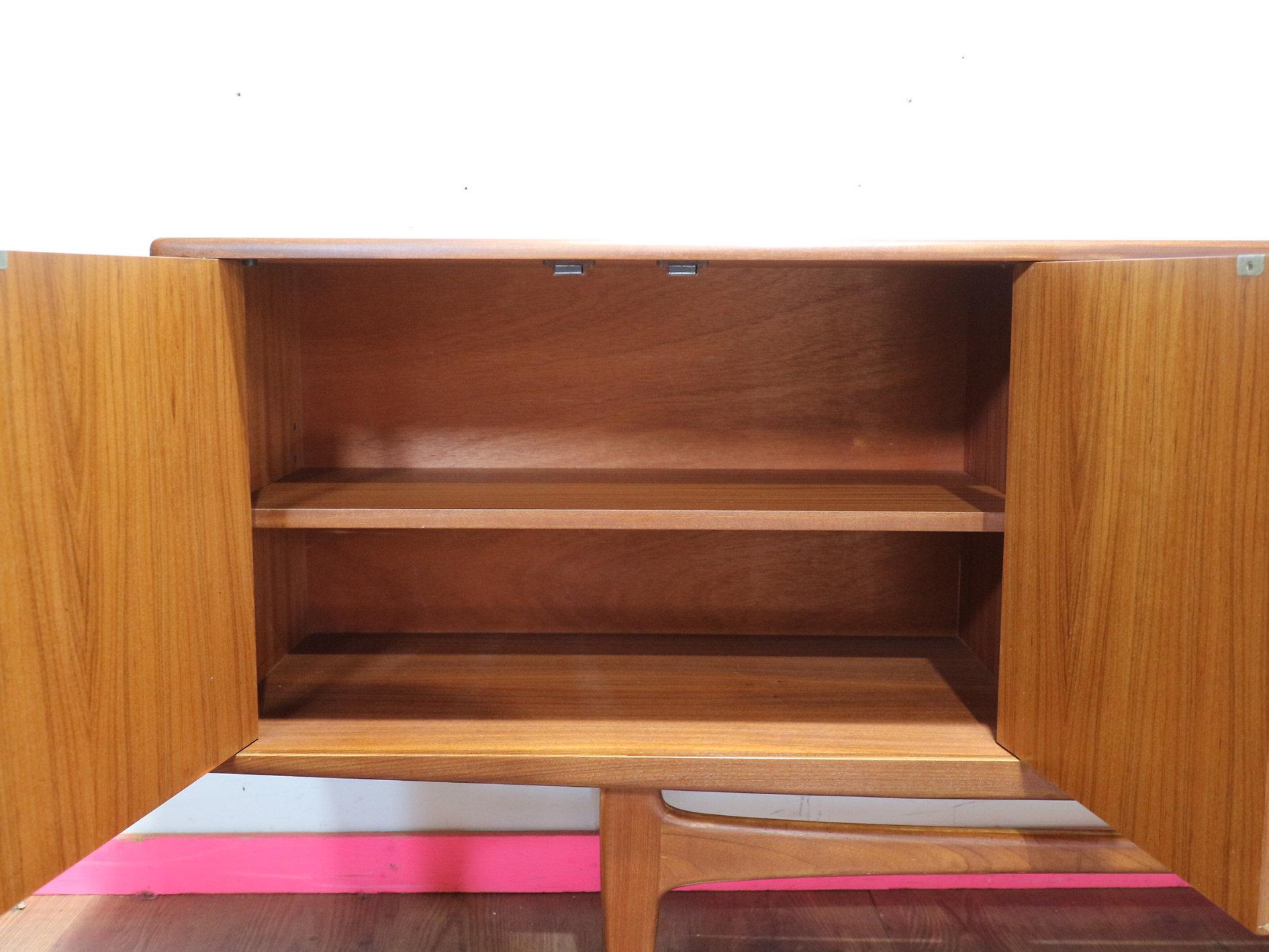 Credenza in teak vintage della metà del secolo scorso di G-Plan in stile danese in vendita 3