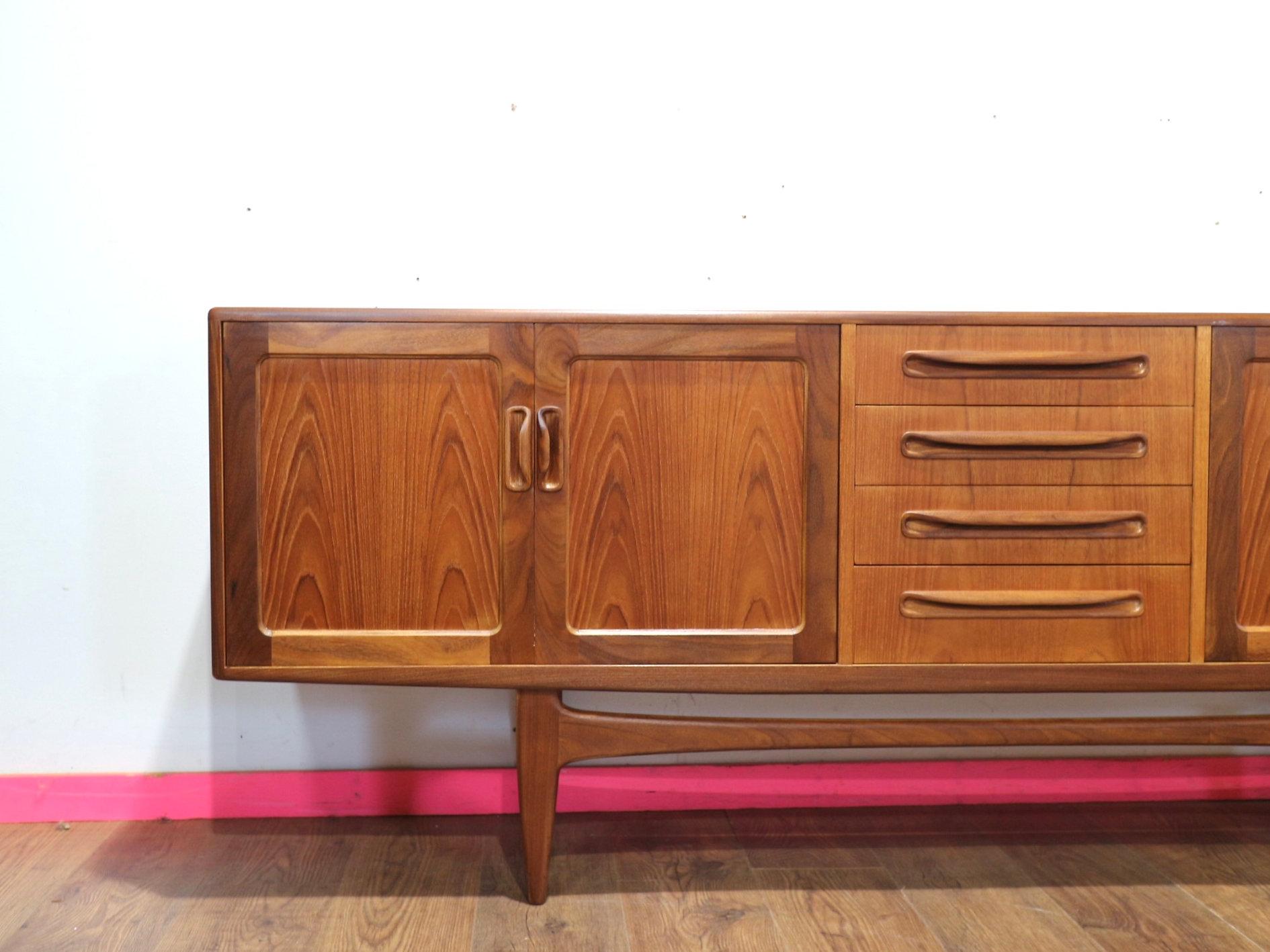 Credenza in teak vintage della metà del secolo scorso di G-Plan in stile danese in vendita 5